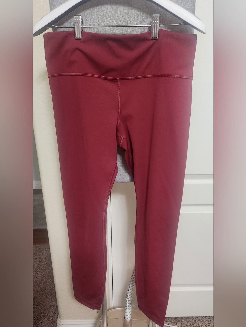 Athleta Elation Train 7/8 Tight Maroon Burgundy Large Tall L/T